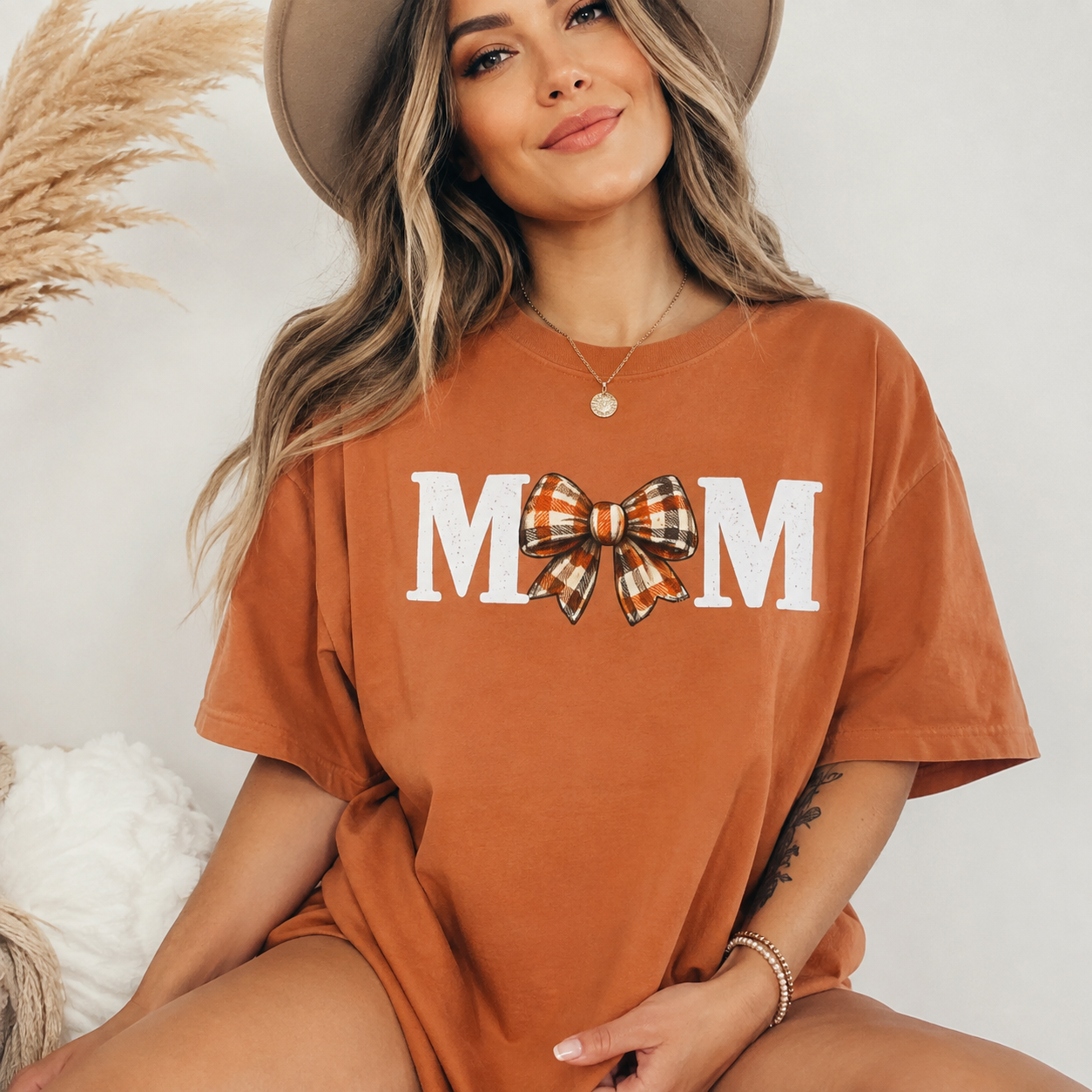 Trendy MOM Bow T-Shirt | Cute Fall Mom Graphic Tee | Autumn Shirt | Buffalo Plaid Bow Mama Tee | Cozy Pumpkin Season Gift for Moms