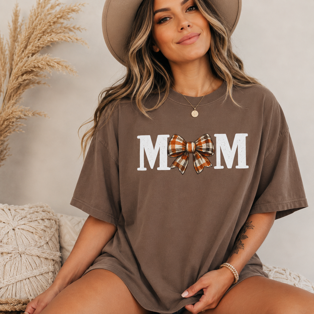 Trendy MOM Bow T-Shirt | Cute Fall Mom Graphic Tee | Autumn Shirt | Buffalo Plaid Bow Mama Tee | Cozy Pumpkin Season Gift for Moms